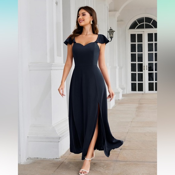 Dress - Picture 3 of 3